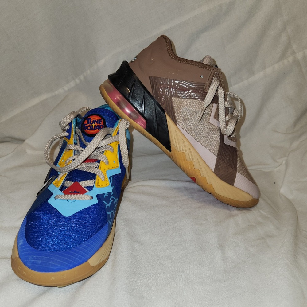 Nike LeBron 18 Low Space Jam Wile E. vs Roadrunner DJ3760-401 Kids Size 6Y